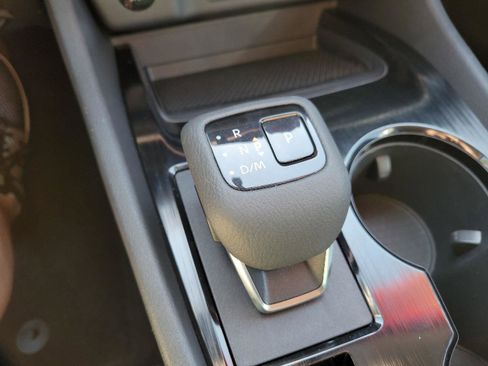 Used 2024 Nissan Rogue S image 20