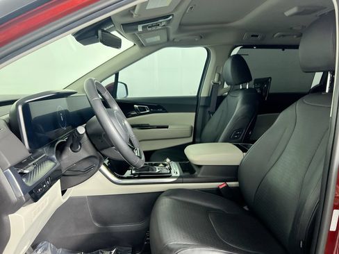 Certified 2024 Kia Carnival SX Prestige FWD image 12