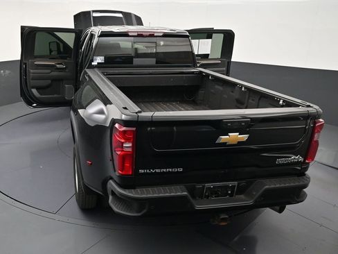 Used 2025 Chevrolet Silverado 3500 High Country w/ High Country Premium Package AWD/4WD image 32