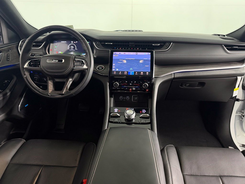 Used 2022 Jeep Grand Cherokee Overland w/ Advanced Protech Group III AWD/4WD image 15