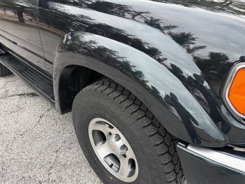 Used 1993 Toyota Land Cruiser Base AWD 4dr SUV image 22