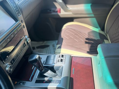 Used 2018 Lexus GX 460 Premium w/ Premium Package image 30