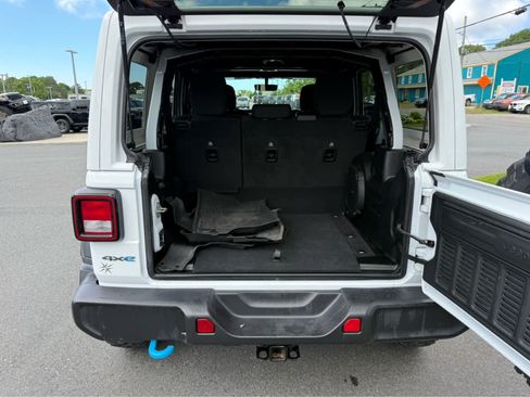 Used 2023 Jeep Wrangler Unlimited w/ Sun & Screen Package AWD/4WD image 11