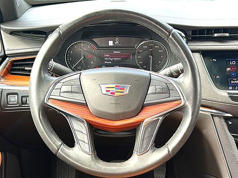 Used 2022 Cadillac XT5 Premium Luxury image 28