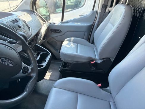 Used 2015 Ford Transit 250 130 Low Roof RWD image 3