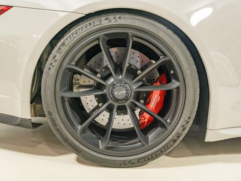 Used 2018 Porsche 911 GT3 RWD image 15