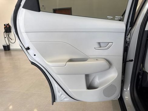 Used 2024 Hyundai Kona SEL AWD/4WD image 35