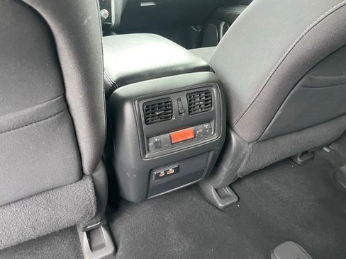 Used 2020 Nissan Pathfinder S AWD/4WD image 9