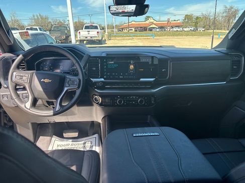 Used 2025 Chevrolet Silverado 2500 High Country w/ Technology Package image 13