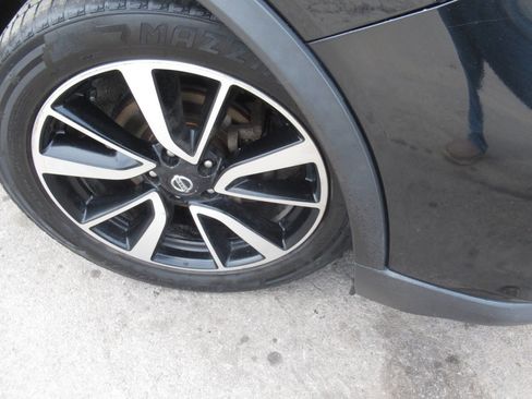 Used 2018 Nissan Rogue AWD image 4