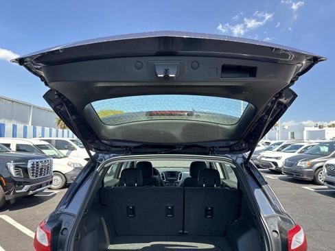 Used 2019 Chevrolet Equinox LS FWD image 12