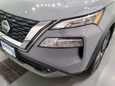 Used 2021 Nissan Rogue SL AWD/4WD image 13