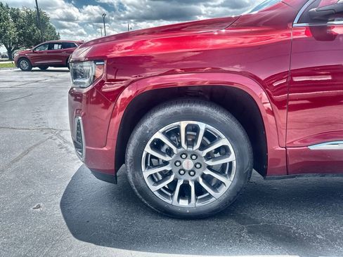 Used 2021 GMC Acadia Denali w/ Denali Ultimate Package AWD/4WD image 10