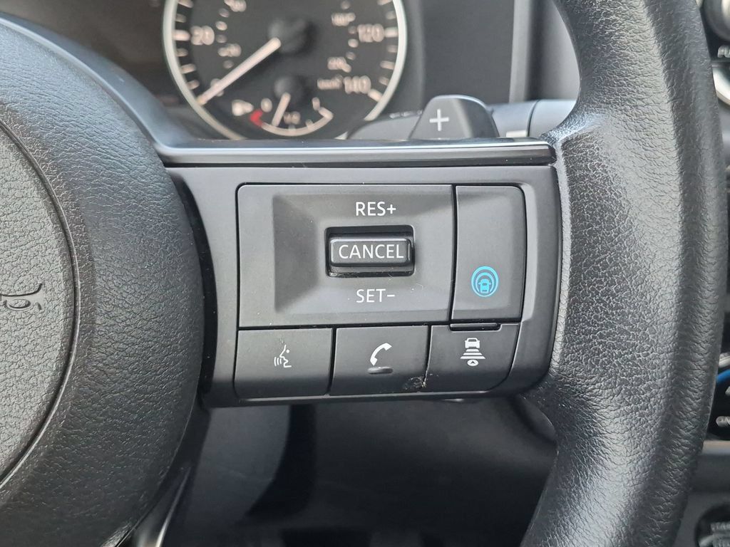 Certified 2024 Nissan Rogue SV FWD image 19