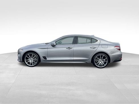 Used 2023 Genesis G70 2.0T image 4