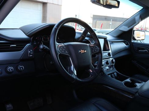 Used 2018 Chevrolet Suburban LT w/ Luxury Package image 21