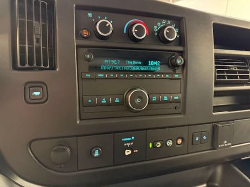 Used 2025 Chevrolet Express 3500 LT w/ LT Preferred Equipment Group RWD image 14
