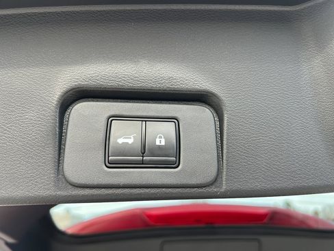 Used 2023 Nissan Rogue SL w/ SL Premium Package image 6