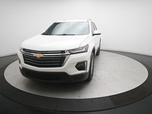 Used 2023 Chevrolet Traverse LT image 12