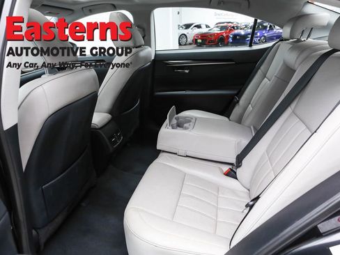 Used 2018 Lexus ES 350 w/ Luxury Package w/Wood Trim FWD image 25