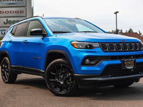 New 2025 Jeep Compass Latitude w/ Sun & Sound Group AWD/4WD image 1