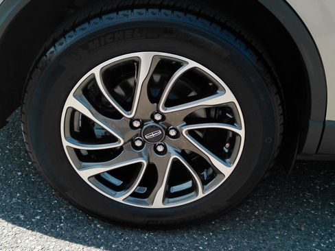 Used 2020 Lincoln Corsair AWD w/ Equipment Group 101A image 31