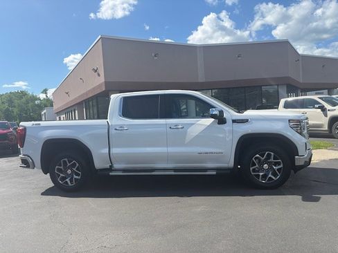Used 2023 GMC Sierra 1500 SLT AWD/4WD image 3