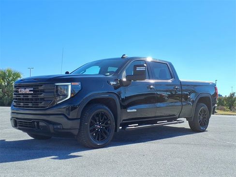 Used 2022 GMC Sierra 1500 Elevation w/ X31 Off-Road Package image 3