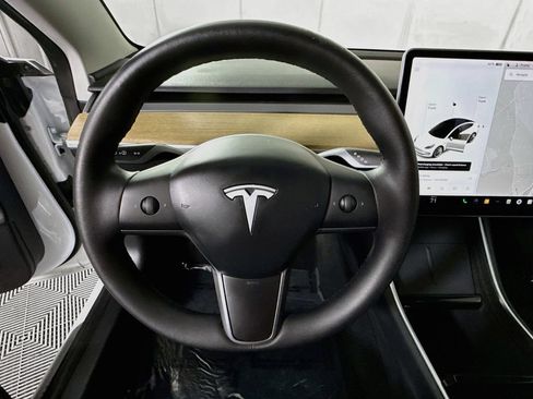 Used 2020 Tesla Model 3 Standard Range RWD image 19