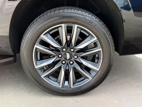 Used 2021 Cadillac Escalade ESV Premium Luxury RWD image 14