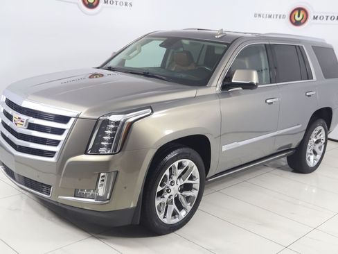 Used 2019 Cadillac Escalade Premium Luxury AWD/4WD image 24