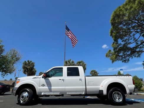 Used 2016 Ford F350 Platinum w/ FX4 Off-Road Package AWD/4WD image 2