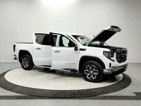 Used 2022 GMC Sierra 1500 SLT w/ SLT Premium Plus Package image 9