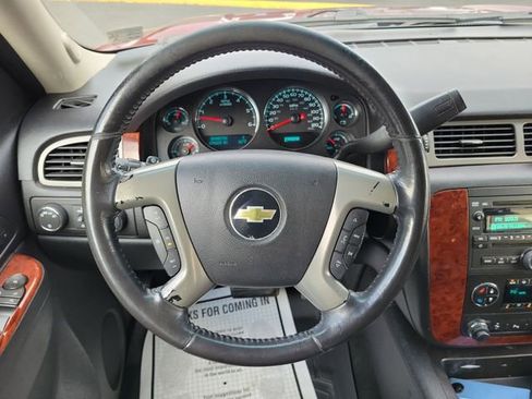 Used 2011 Chevrolet Suburban LT w/ Luxury Package image 9