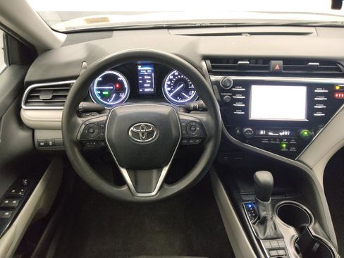 Used 2018 Toyota Camry LE image 22