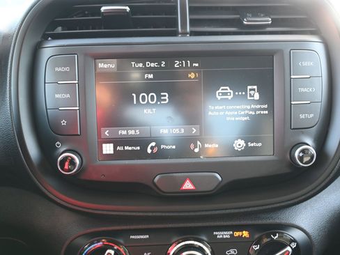 Used 2025 Kia Soul LX w/ LX Technology Package image 13