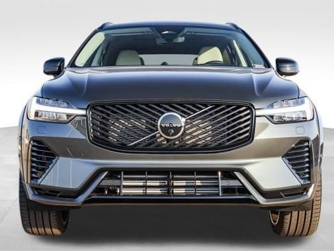 New 2026 Volvo XC60 T8 Ultra image 2