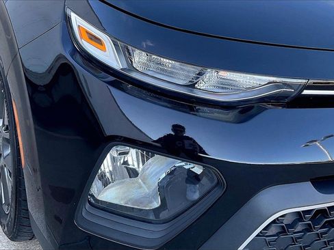 Certified 2021 Kia Soul S image 27