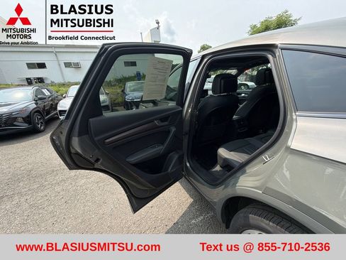 Used 2023 Audi Q5 2.0T Premium Plus w/ Premium Plus Package AWD/4WD image 31