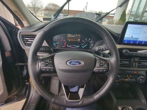 Used 2021 Ford Escape SEL image 12