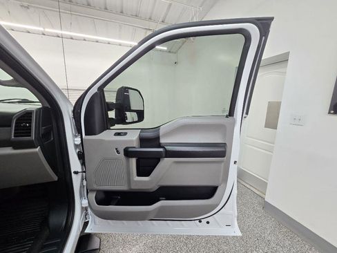 Used 2019 Ford F250 XL w/ Power Equipment Group RWD image 32