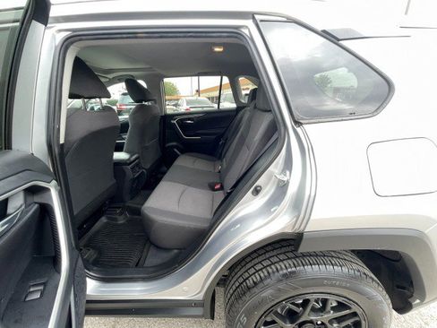 Used 2019 Toyota RAV4 XLE image 12