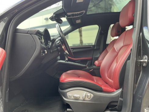 Used 2018 Porsche Macan S image 18