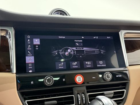 Certified 2023 Porsche Macan S AWD/4WD image 44