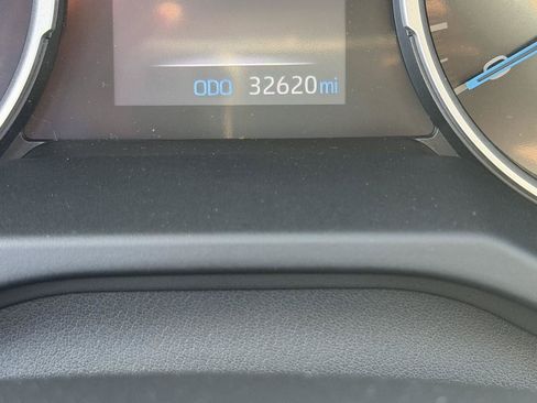 Used 2022 Toyota RAV4 XLE Premium AWD/4WD image 20
