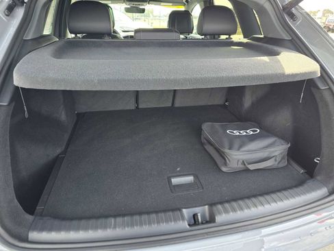 Used 2025 Audi Q4 e-tron Premium Plus w/ Premium Plus image 18