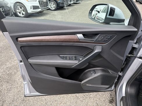 Certified 2024 Audi Q5 e Premium Plus AWD/4WD image 5