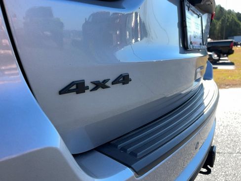 Used 2021 Jeep Grand Cherokee Laredo X image 11