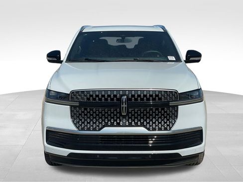 New 2026 Lincoln Navigator Reserve AWD/4WD image 8