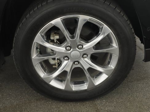 Certified 2019 Jeep Grand Cherokee Summit w/ Trailer Tow Group IV image 3